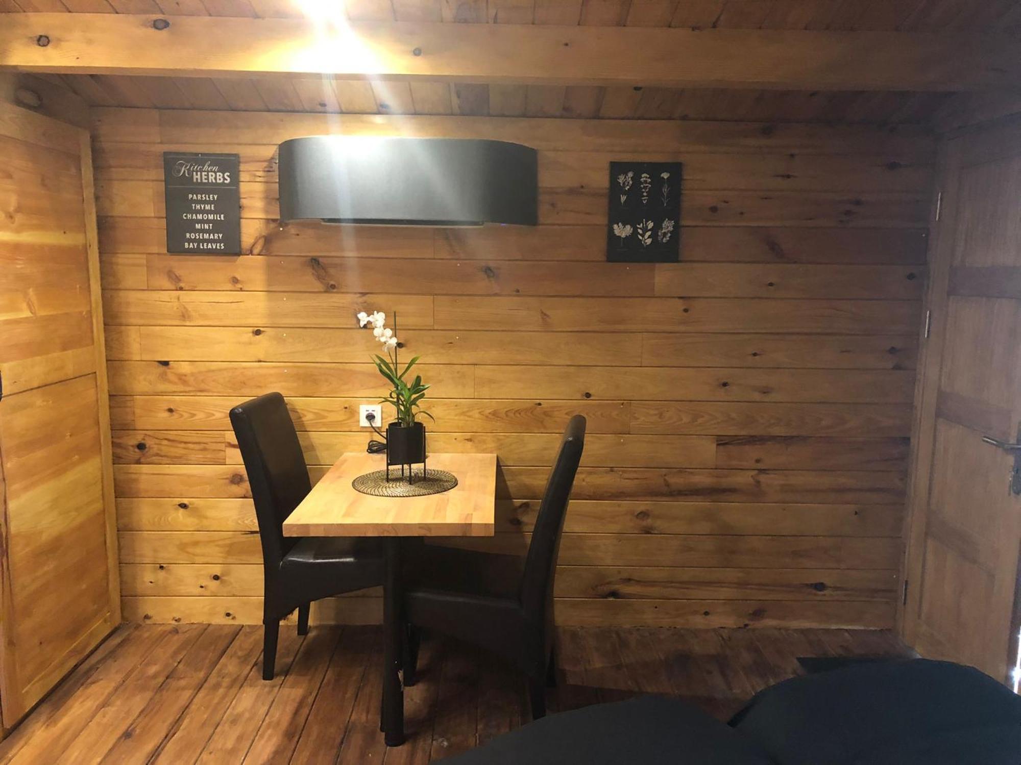 Chalet Mont Ventoux Et Chalet Vip Camaret-sur-Aigues Værelse billede